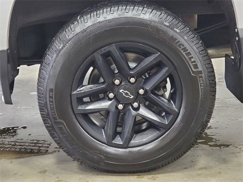 Used 2020 Chevrolet Silverado 1500 LT Trail Boss image 9