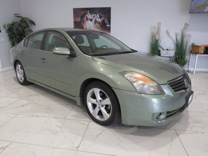 Used 2008 Nissan Altima 3.5 SE w/ Technology Pkg