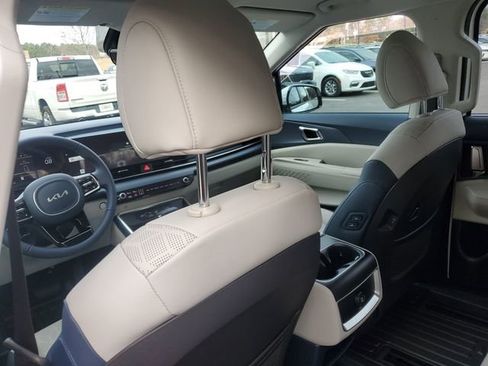 New 2026 Kia Carnival EX image 13