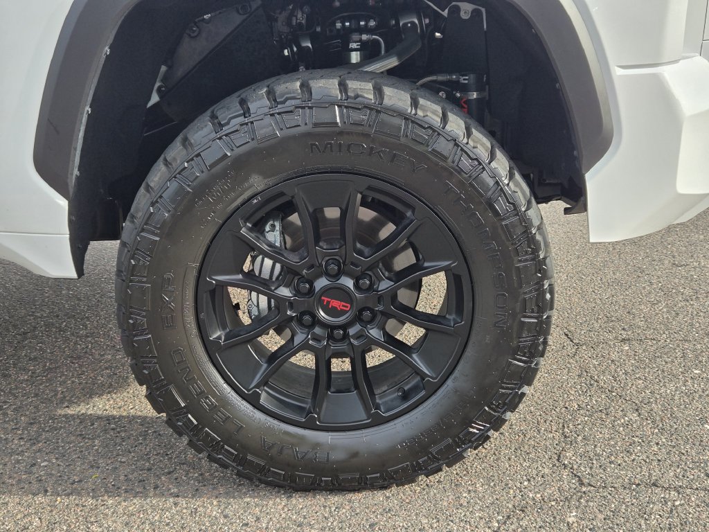 Used 2026 Toyota Tundra Limited AWD/4WD image 9