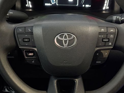 Used 2025 Toyota Camry LE image 27