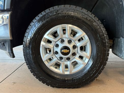 Used 2022 Chevrolet Silverado 2500 LT w/ Convenience Package AWD/4WD image 8