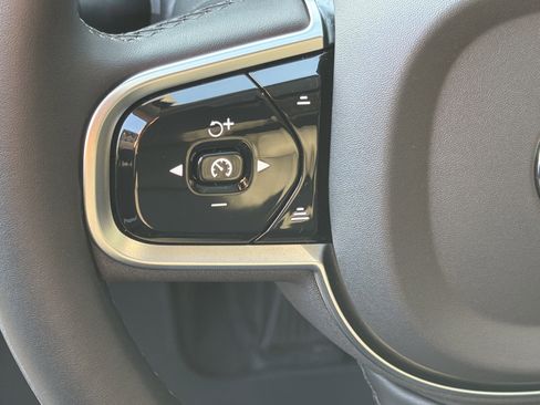 Certified 2025 Volvo V60 B5 Cross Country Plus image 11