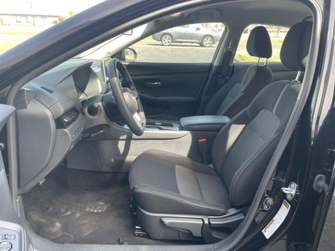 Used 2025 Nissan Sentra SV image 24