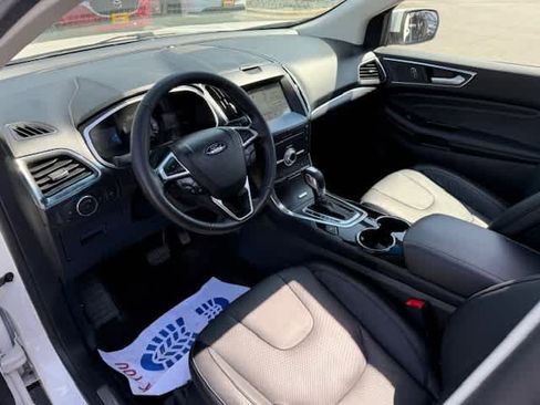 Used 2017 Ford Edge Titanium w/ Equipment Group 301A AWD/4WD image 7