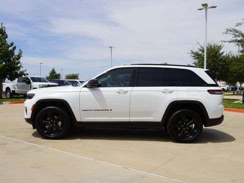 Certified 2024 Jeep Grand Cherokee Limited w/ Black Appearance Package RWD image 5