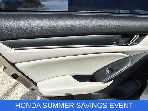 Used 2018 Honda Accord EX image 10