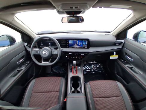 Used 2026 Nissan Kicks SR w/ SR Premium Package AWD/4WD image 12