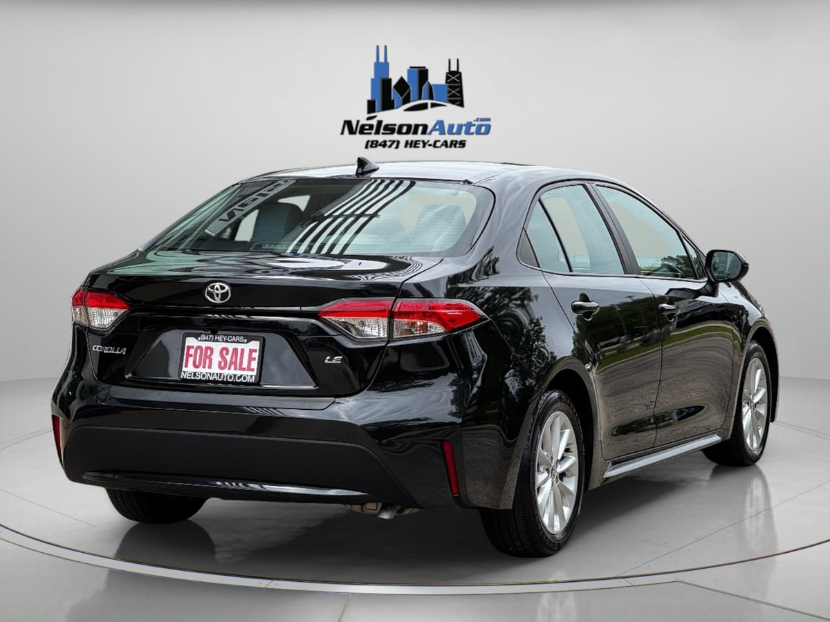 Used 2021 Toyota Corolla LE w/ LE Premium Package FWD image 4
