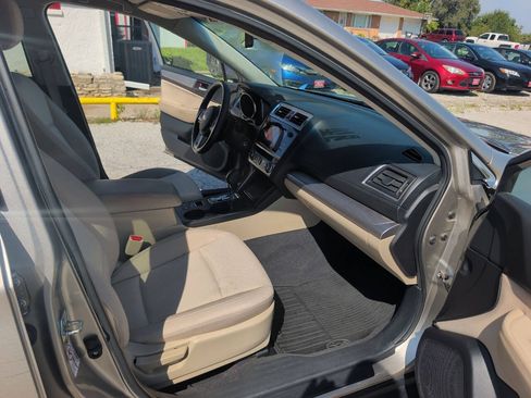 Used 2017 Subaru Outback 2.5i Premium AWD/4WD image 17