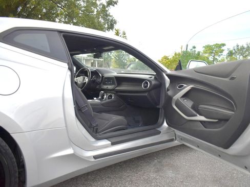 Used 2017 Chevrolet Camaro LT image 18