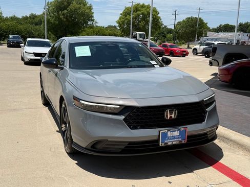 Used 2025 Honda Accord Sport image 7