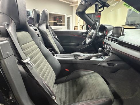 Used 2017 FIAT 124 Spider Abarth image 11