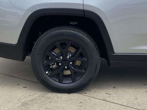 New 2026 Jeep Grand Cherokee L 2WD image 33