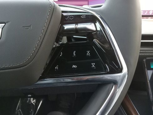 Used 2026 Cadillac Escalade Platinum Sport w/ LPO, ONYX Package image 23