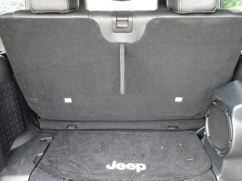 Used 2014 Jeep Wrangler Sahara AWD/4WD image 9