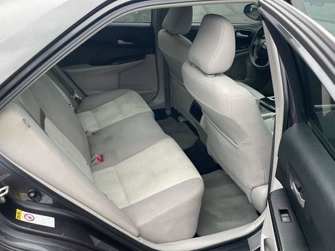 Used 2014 Toyota Camry LE FWD image 25