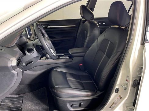 Used 2023 Nissan Altima 2.5 SR FWD image 32