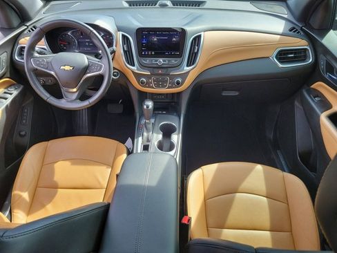 Used 2019 Chevrolet Equinox Premier image 2