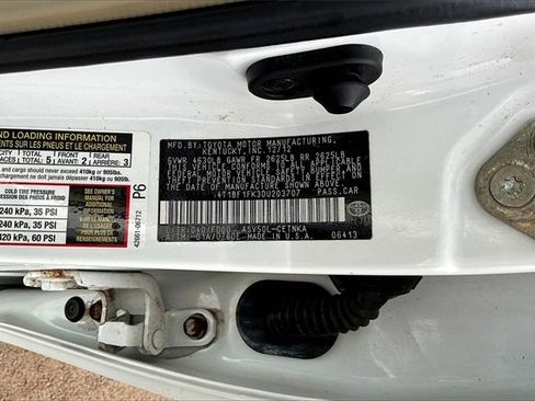 Used 2013 Toyota Camry LE image 32