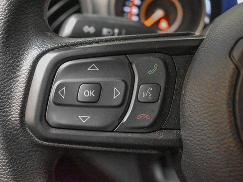 Used 2022 Jeep Wrangler Willys image 12