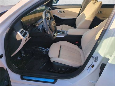 Used 2026 BMW 330i Sedan w/ Convenience Package RWD image 17