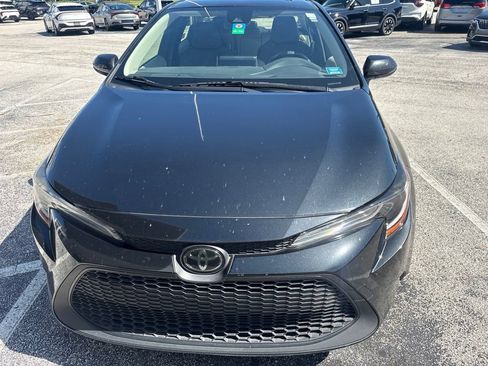 Used 2021 Toyota Corolla LE w/ LE Convenience Package FWD image 2