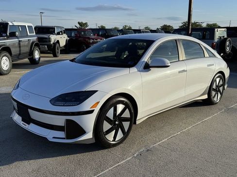 Used 2024 Hyundai Ioniq 6 SE RWD image 11