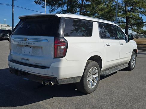 Used 2023 Chevrolet Suburban Premier image 3