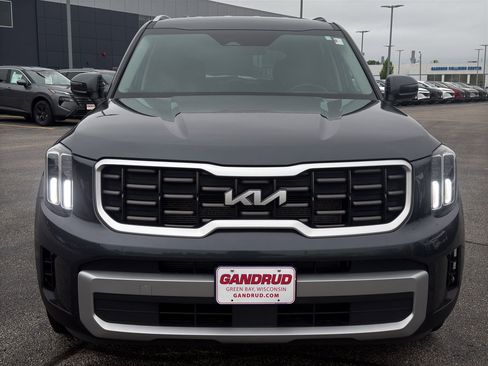 Used 2023 Kia Telluride S AWD/4WD image 3