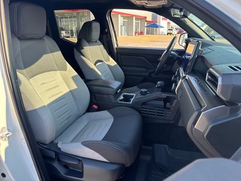 Used 2025 Toyota Tacoma TRD Off-Road AWD/4WD image 11