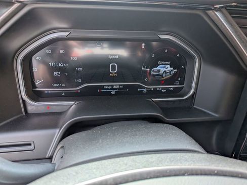 Certified 2025 GMC Sierra 1500 AT4 w/ AT4 Premium Package AWD/4WD image 17