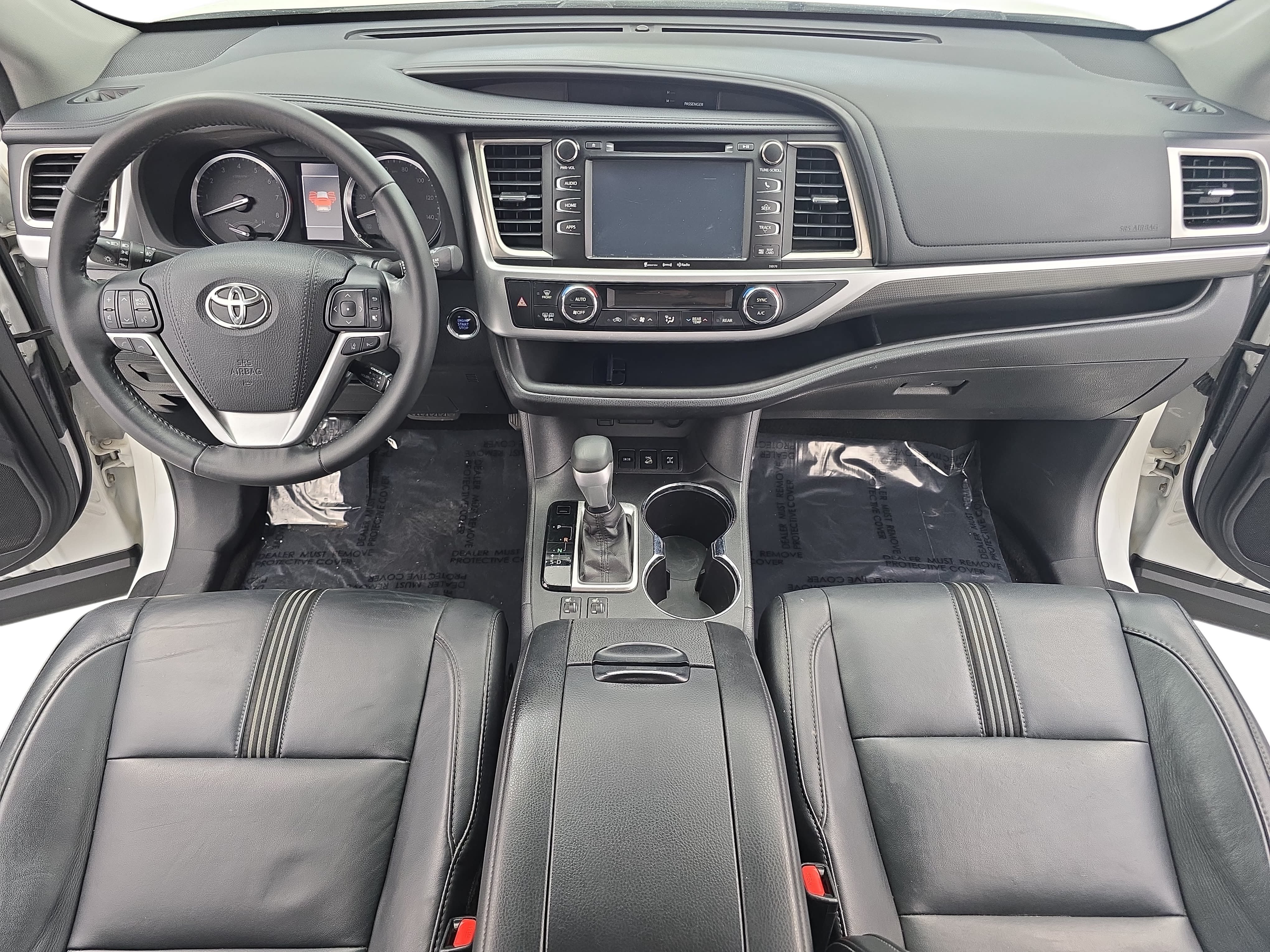 Used 2017 Toyota Highlander SE AWD/4WD image 9