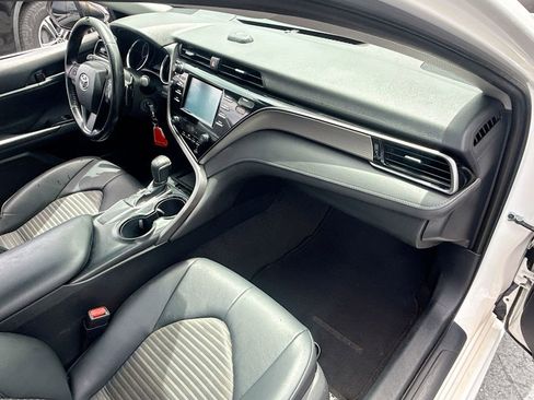 Used 2019 Toyota Camry SE image 33