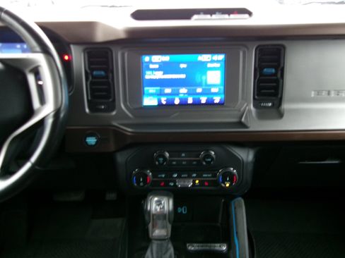 Used 2022 Ford Bronco Outer Banks AWD/4WD image 15