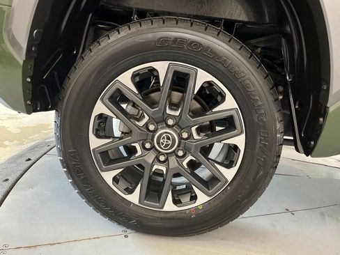 Used 2023 Toyota Tundra Limited AWD/4WD image 16