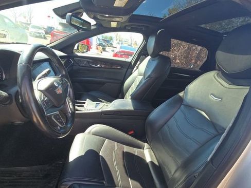 Used 2018 Cadillac CT6 Luxury image 4