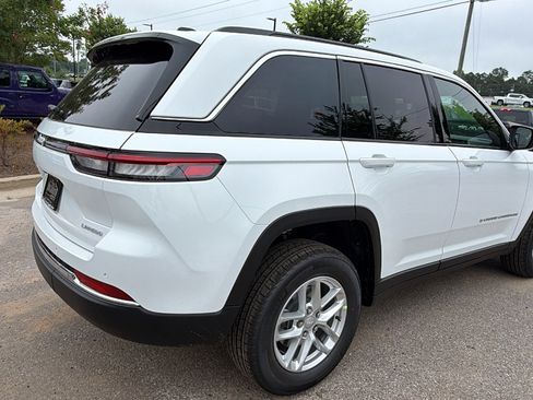 New 2026 Jeep Grand Cherokee Laredo RWD image 8