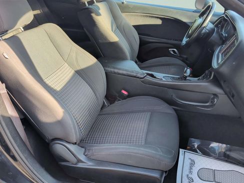 Used 2019 Dodge Challenger SXT image 18