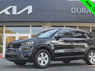 Certified 2023 Kia Sorento LX image 1