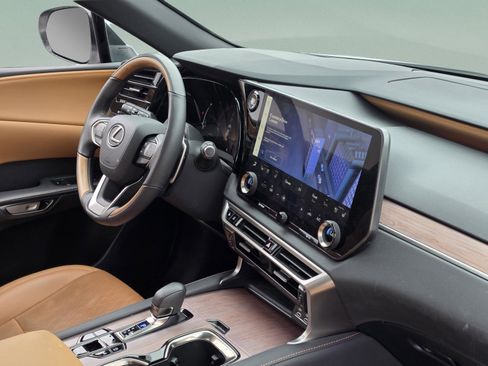 Used 2024 Lexus RX 350 AWD image 12