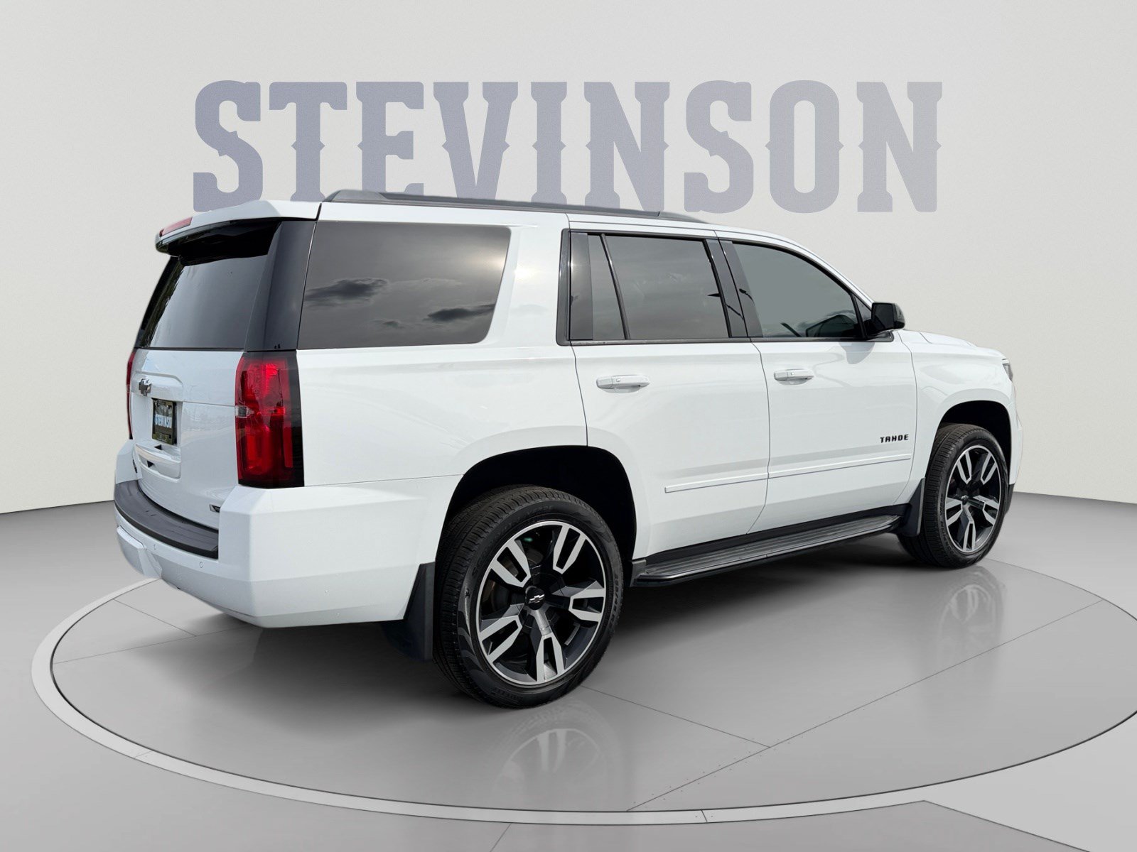 Used 2018 Chevrolet Tahoe Premier AWD/4WD image 5