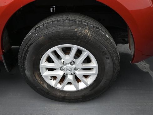 Used 2016 Nissan Frontier SV image 19