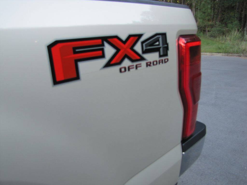 Used 2018 Ford F250 XLT w/ XLT Premium Package AWD/4WD image 33