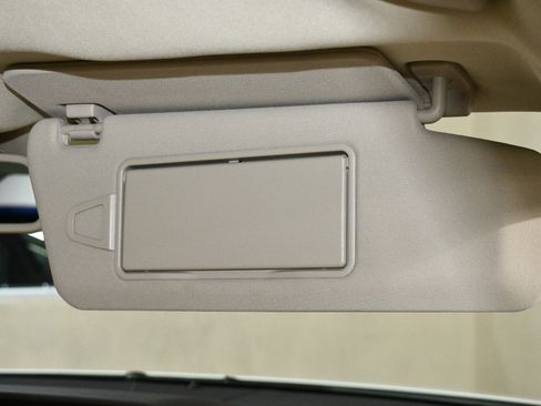 Used 2014 Mercedes-Benz E 350 4MATIC Sedan image 22