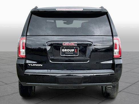 Used 2017 GMC Yukon SLT w/ Premium Edition image 4