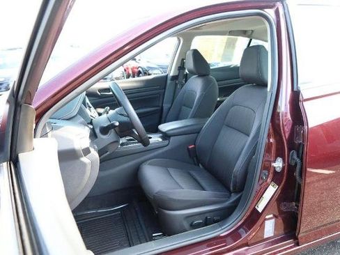 Certified 2025 Nissan Altima 2.5 SV w/ SV Premium Package AWD/4WD image 7