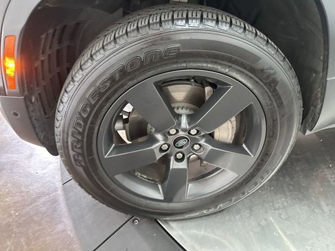 Used 2022 Land Rover Defender 110 SE image 30