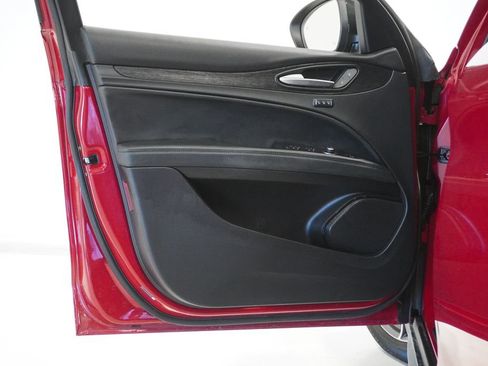 Used 2024 Alfa Romeo Stelvio Sprint image 12