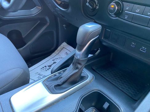 Used 2022 Nissan Frontier S AWD/4WD image 50